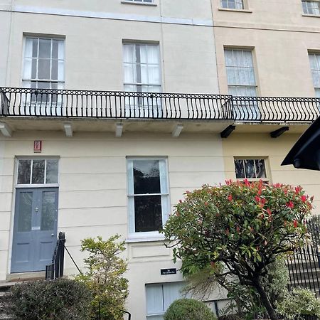 Cheltenham, Tivoli 1 Bedroom Екстер'єр фото