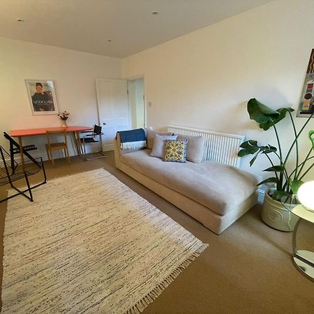 Cheltenham, Tivoli 1 Bedroom Екстер'єр фото